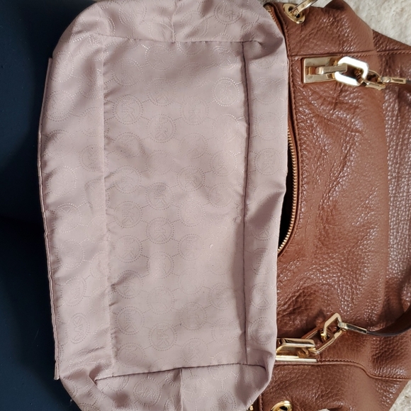 Michael Kors Purse - Picture 6 of 8